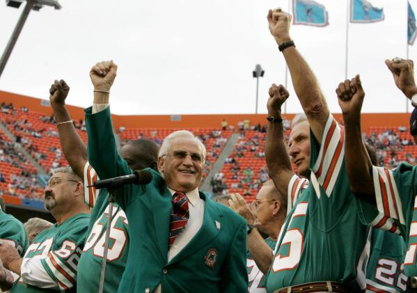 Dolphins celebrate 72 team ahead of Sunday night game AP News